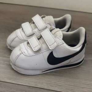 Nike Kids White and Black Velcro Sneakers